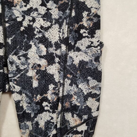 Lululemon Size 8 Leggings Spring Bloom Multi Speed Up Crop *21"  SIDE POCKETS - Picture 3 of 8